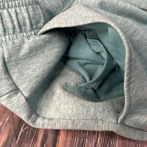 AEO Athletic Shorts- Size Small - Picture 5 of 8